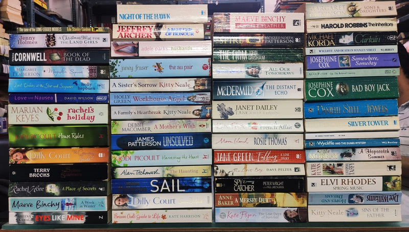 Big Box Sale | 10 Kg Box Full of UK Paperback International Mixed Thriller & Mystery Books | Contains 25-30 Assorted Mixed Thriller Books | Free 15 Bookmarks
